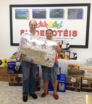 MARLI APARECIDA MARTINS DOS SANTOS da empresa Pousada Vó Jacques da cidade Porto Belo, que foi contemplada com um COBERDON 220x240 OVELHA
